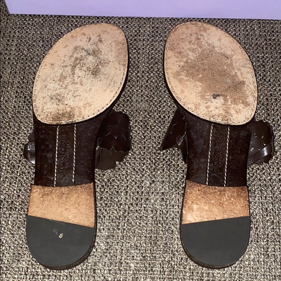 Vera Wang Lavender Sandals - Picture 6 of 7